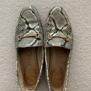 SAM EDELMAN SNAKESKIN LOAFERS 6.5